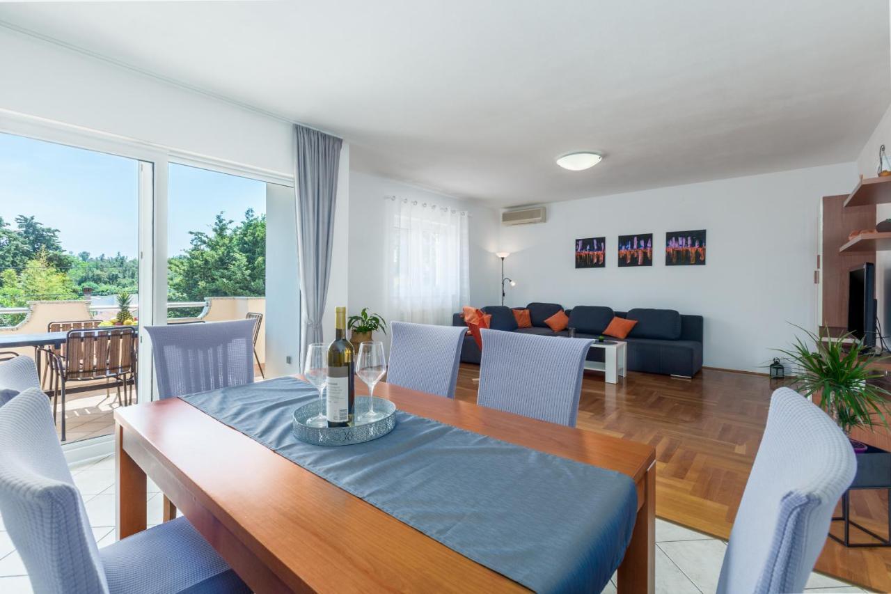 Apartments Emil Пула Екстер'єр фото