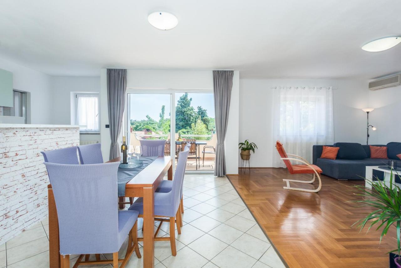 Apartments Emil Пула Екстер'єр фото