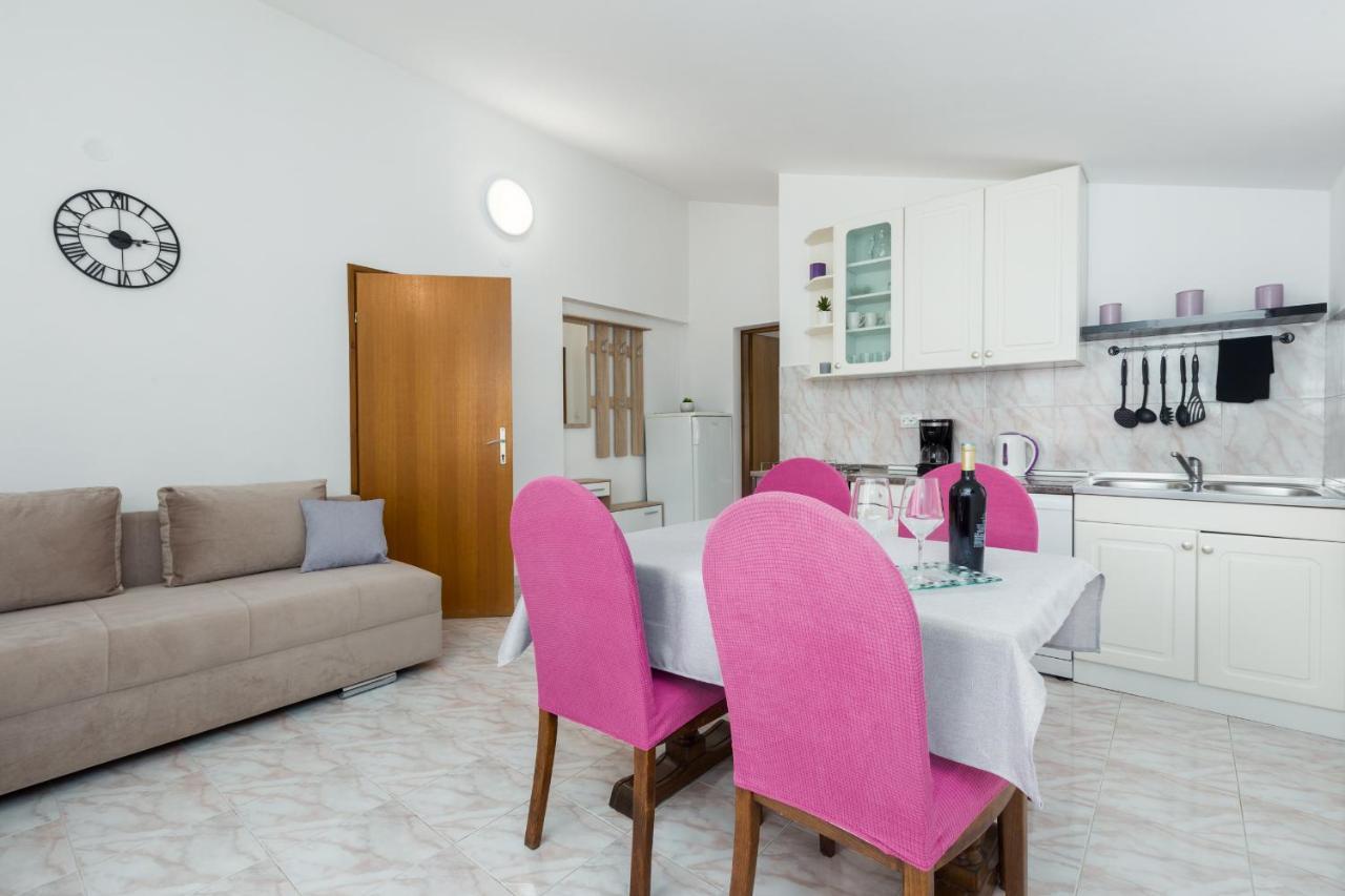 Apartments Emil Пула Екстер'єр фото